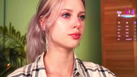 I am Nelly3 online show from 10, 9, 2025