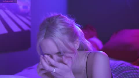 I am Nelly3 online show from 28, 10, 2025