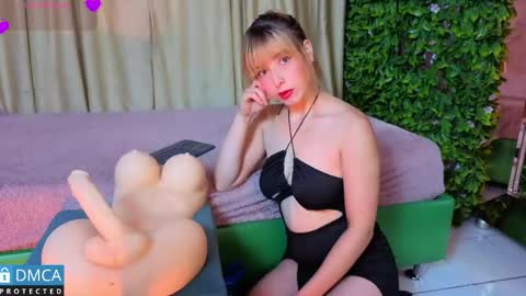 Snapshot of nena_cupcake_ chatting on 15, 4, 2026 Salome Nena cupcake online show from 15, 4, 2026