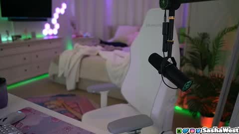 Snapshot of neomotoko chatting on 18, 11, 2025 Sasha West online show from 18, 11, 2025