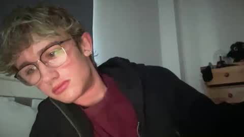 nerdytwink18 online show from 12, 2, 2026