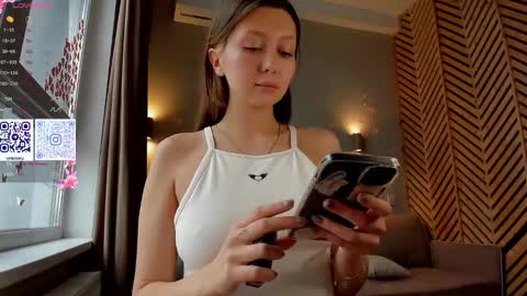 Nessa online show from 25, 9, 2025