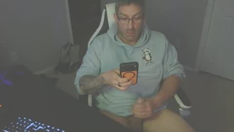 Snapshot of newevo chatting on 19, 4, 2026 newevo online show from 19, 4, 2026