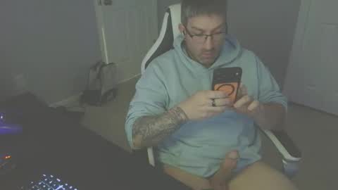 Snapshot of newevo chatting on 19, 4, 2026 newevo online show from 19, 4, 2026