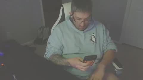 Snapshot of newevo chatting on 20, 4, 2026 newevo online show from 20, 4, 2026