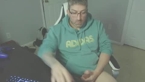 Snapshot of newevo chatting on 21, 4, 2026 newevo online show from 21, 4, 2026