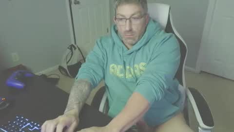 Snapshot of newevo chatting on 26, 4, 2026 newevo online show from 26, 4, 2026