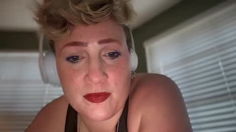 Snapshot of newkitttyplayground chatting on 31, 12, 2024 Echo online show from 31, 12, 2024