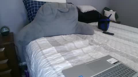 Snapshot of newtothis7756 chatting on 17, 9, 2025 newtothis7756 online show from 17, 9, 2025