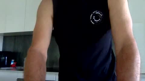 Snapshot of newysub75 chatting on 26, 10, 2025 newysub75 online show from 26, 10, 2025