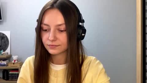 Snapshot of next_fantasy_bb chatting on 25, 10, 2025 Agne online show from 25, 10, 2025