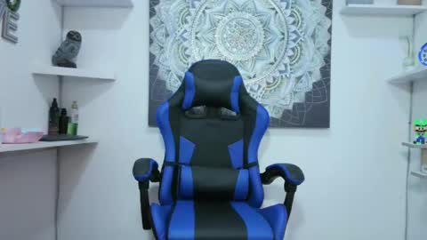 Snapshot of nextboywell1 chatting on 15, 4, 2026 Yeison online show from 15, 4, 2026