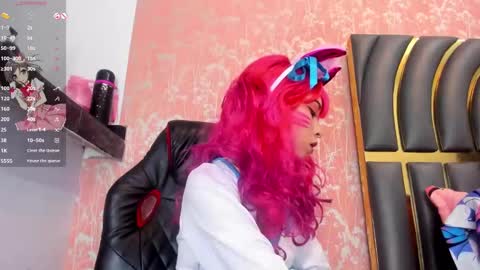 NEZUKO MITSURI online show from 9, 1, 2025