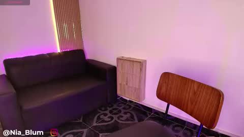 Nia Blum online show from 8, 1, 2026