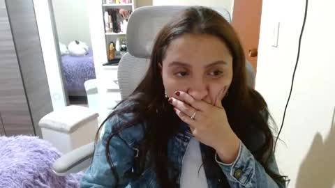 Snapshot of nia_cop chatting on 19, 11, 2025 Dani online show from 19, 11, 2025