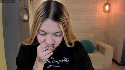 SQUIRTER DOLL    online show from 26, 10, 2025