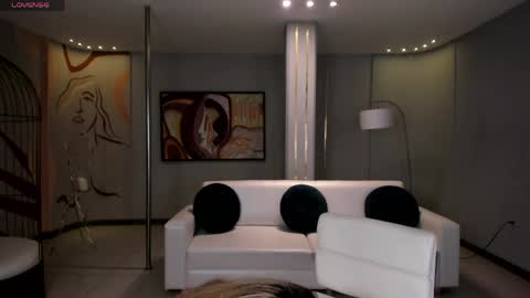 SQUIRTER DOLL    online show from 3, 4, 2026