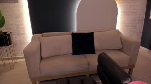 Snapshot of niasalvatore chatting on 9, 6, 2026 Call me Nia online show from 9, 6, 2026