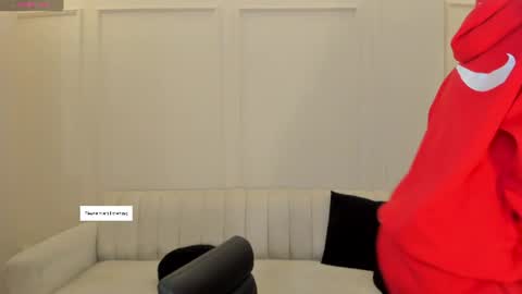 Snapshot of niasalvatore chatting on 25, 7, 2026 Call me Nia online show from 25, 7, 2026