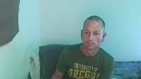 Snapshot of nicebutnaughty25 chatting on 22, 9, 2025 niceguy online show from 22, 9, 2025