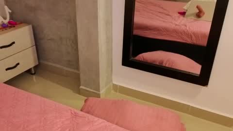 Nicolle  online show from 13, 4, 2026