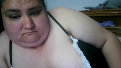 Snapshot of nicholle chatting on 16, 5, 2026 Nicholle online show from 16, 5, 2026