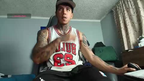 Nickhot0609 online show from 15, 4, 2026