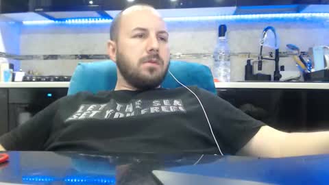 Julian online show from 28, 3, 2026