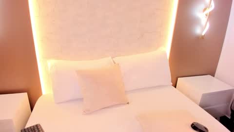 Snapshot of nicky_peyton chatting on 23, 12, 2025 Nicky online show from 23, 12, 2025