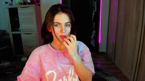 Nicky Weekends online show from 30, 1, 2025