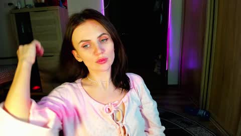 Nicky Weekends online show from 5, 2, 2025