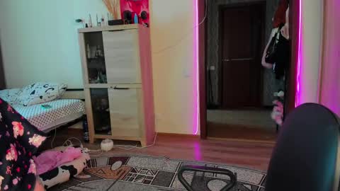 Nicky Weekends online show from 9, 2, 2025