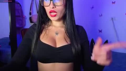 Nicolle online show from 30, 11, 2025