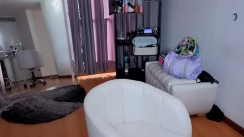 Snapshot of nickywindsor chatting on 23, 4, 2026 Nicky online show from 23, 4, 2026