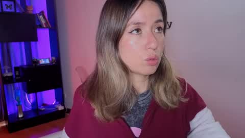 Snapshot of nickywindsor chatting on 29, 4, 2026 Nicky online show from 29, 4, 2026