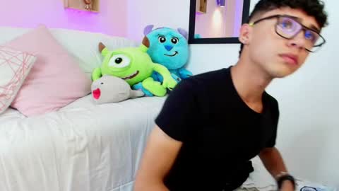 Snapshot of nico_cruz chatting on 1, 3, 2025 nico online show from 1, 3, 2025