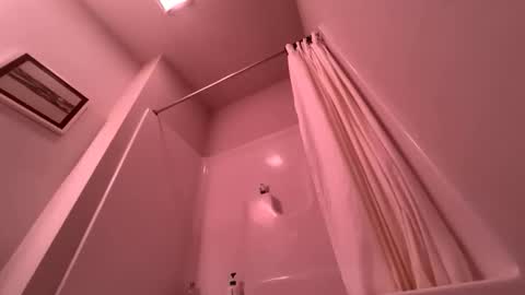 NicoDuvall online show from 26, 11, 2025