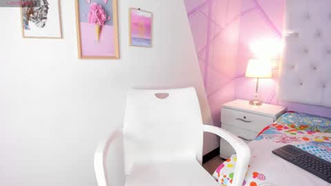 Nicol  online show from 15, 2, 2025