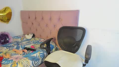 Nicol sanchez online show from 22, 3, 2026