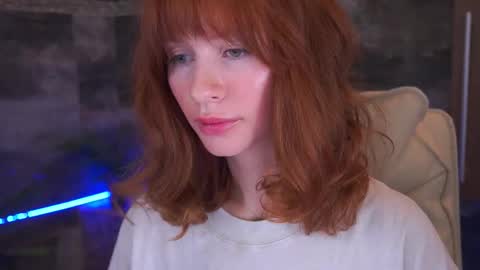 Nicol Moonn online show from 2, 12, 2025