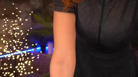 Nicol Moonn online show from 21, 12, 2025