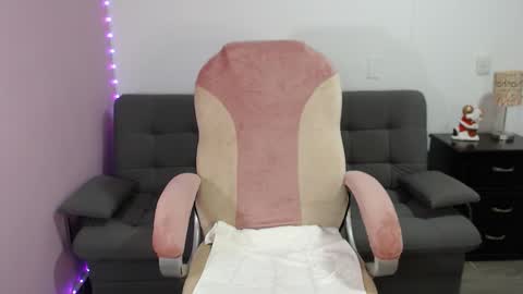 nicole Storm online show from 23, 11, 2025