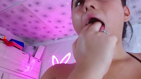 Snapshot of nicol_sweet0 chatting on 3, 3, 2026 nicol online show from 3, 3, 2026