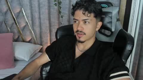 Snapshot of nicolaikarav chatting on 21, 4, 2026 Nicolai online show from 21, 4, 2026
