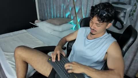 Snapshot of nicolaikarav chatting on 24, 4, 2026 Nicolai online show from 24, 4, 2026