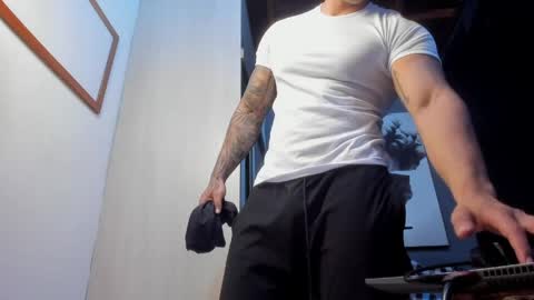 Snapshot of nicolasmuscle chatting on 25, 4, 2026 Andres online show from 25, 4, 2026