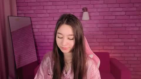 Snapshot of nicole_brownie chatting on 4, 5, 2026 Nicole online show from 4, 5, 2026