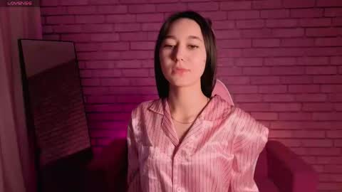 Snapshot of nicole_brownie chatting on 5, 5, 2026 Nicole online show from 5, 5, 2026