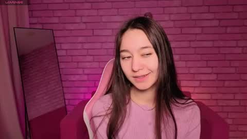 Snapshot of nicole_brownie chatting on 7, 5, 2026 Nicole online show from 7, 5, 2026