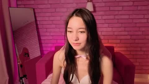 Snapshot of nicole_brownie chatting on 15, 5, 2026 Nicole online show from 15, 5, 2026